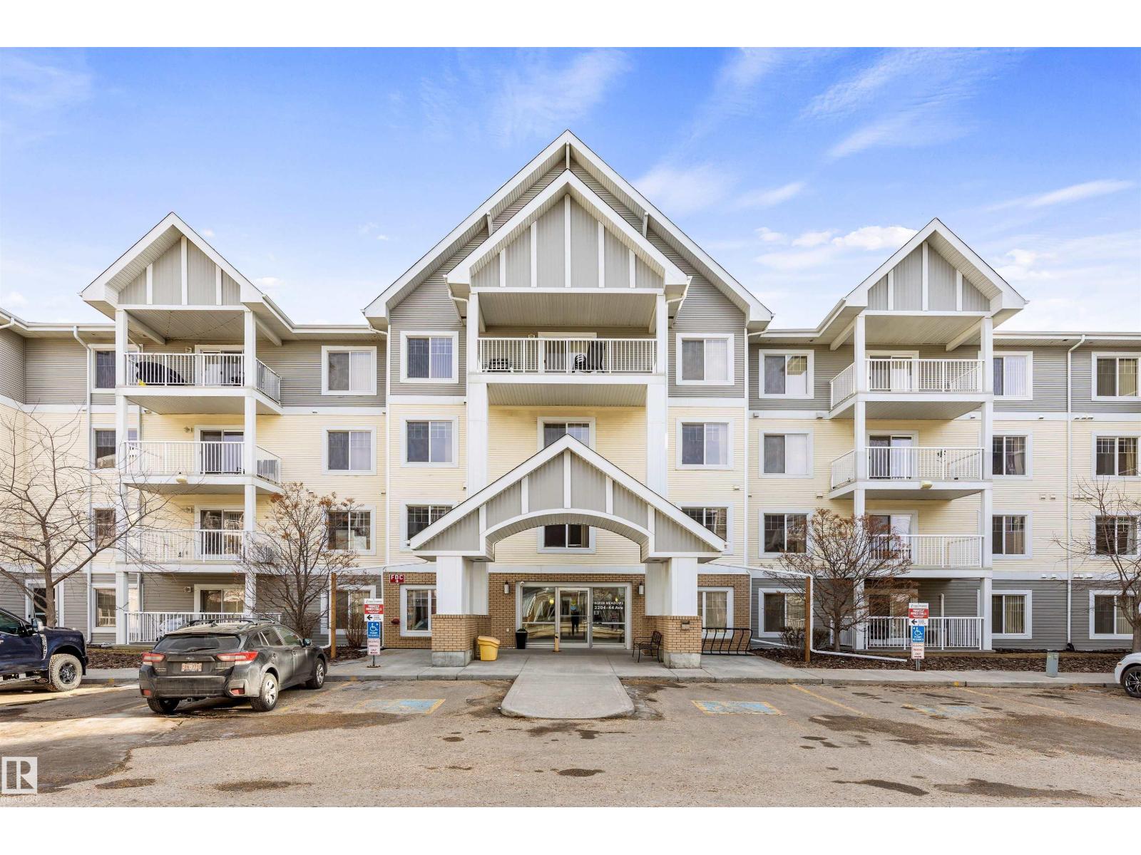 #403 2204 44 AV NW