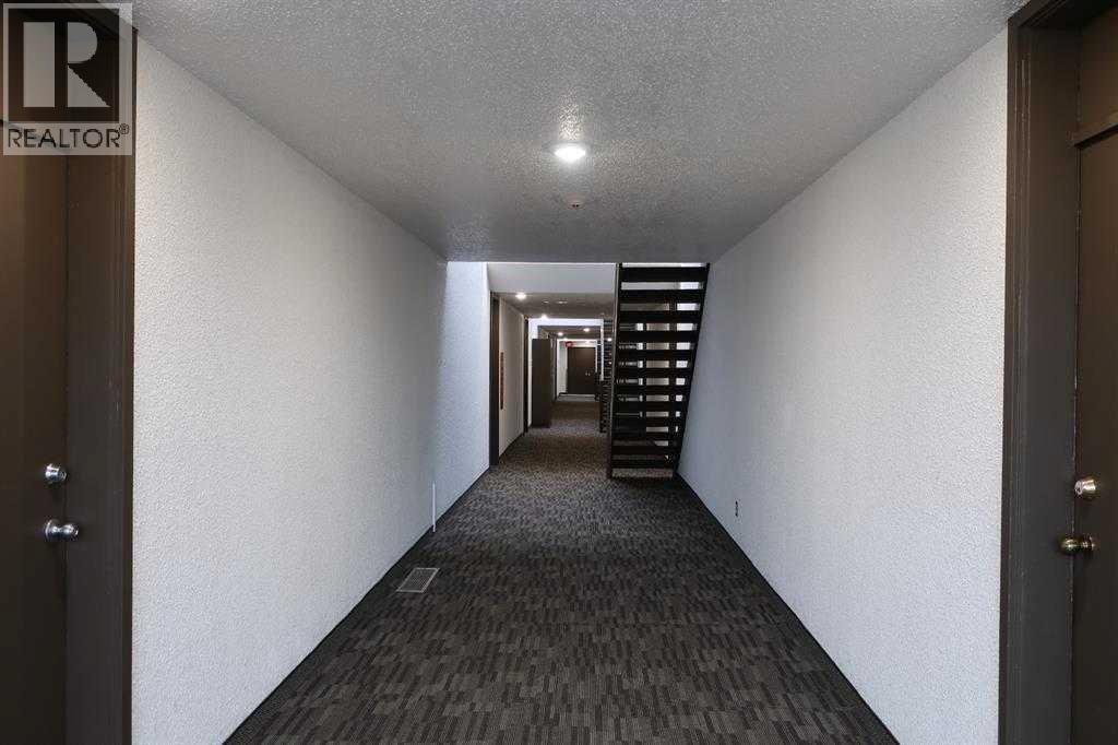 1600, 21 MacDonald Drive