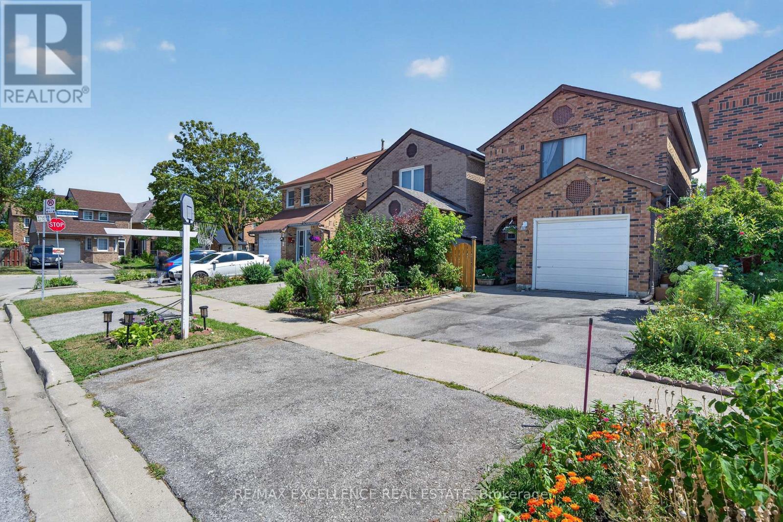 91 WOOLENSCOTE CIRCLE