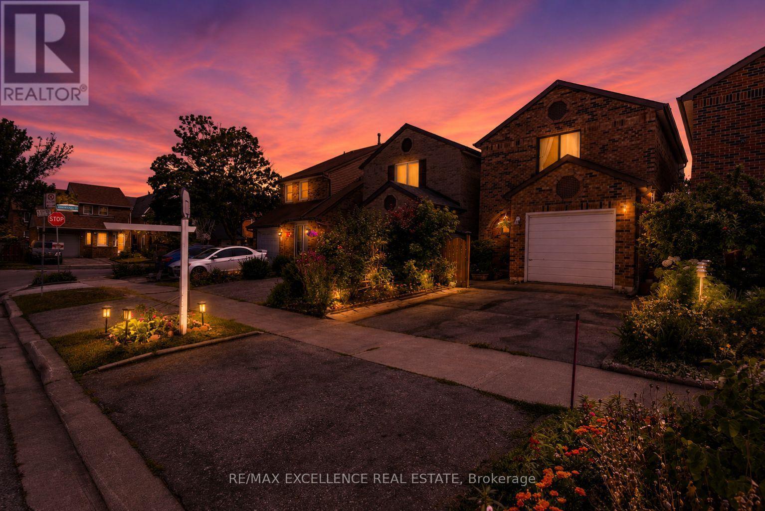91 WOOLENSCOTE CIRCLE