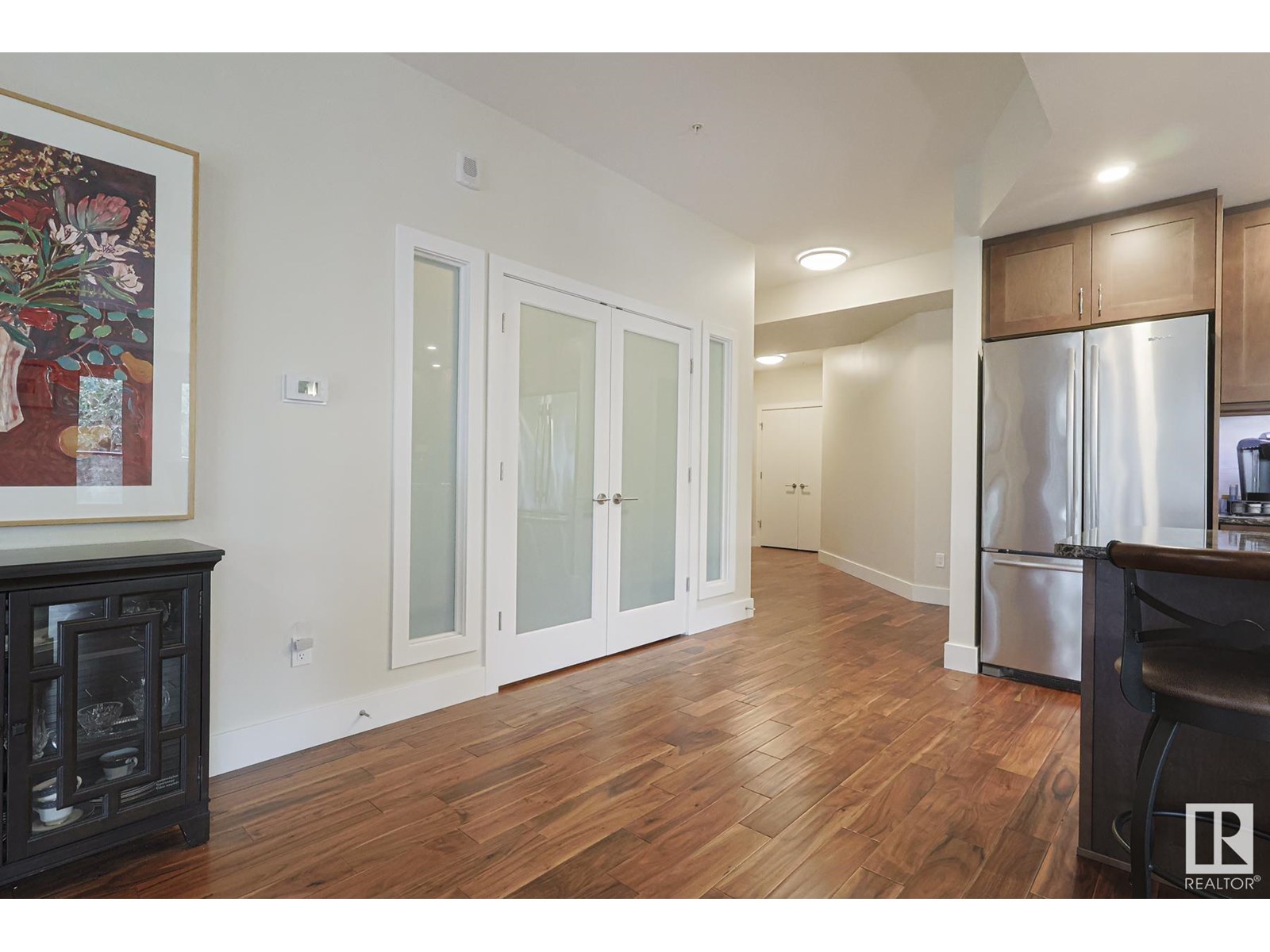 #301 200 Bellerose DR N