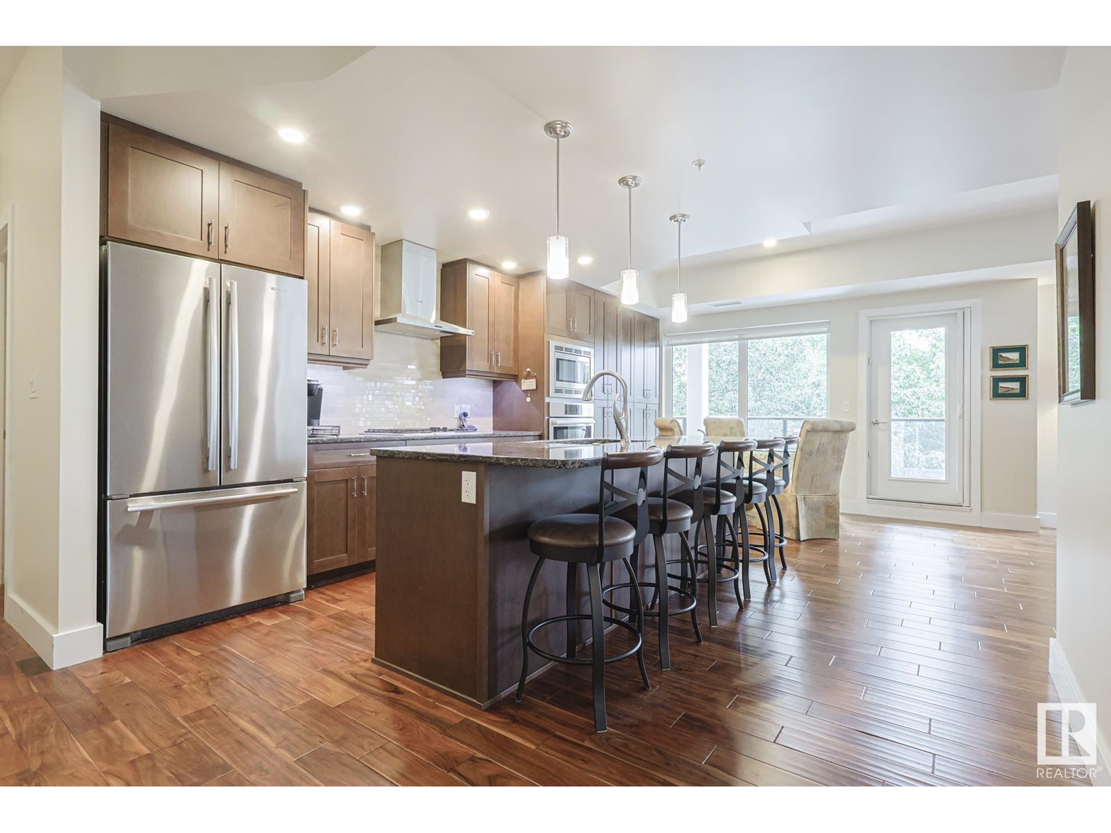 #301 200 Bellerose DR N