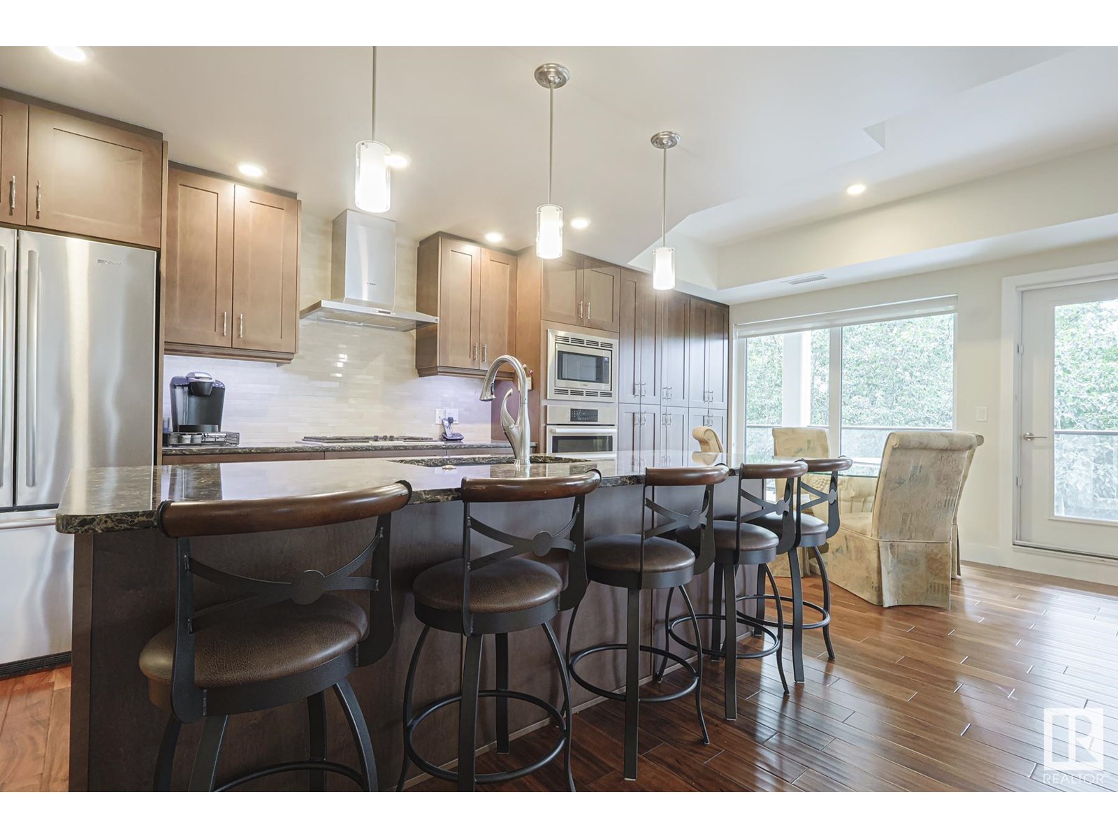 #301 200 Bellerose DR N