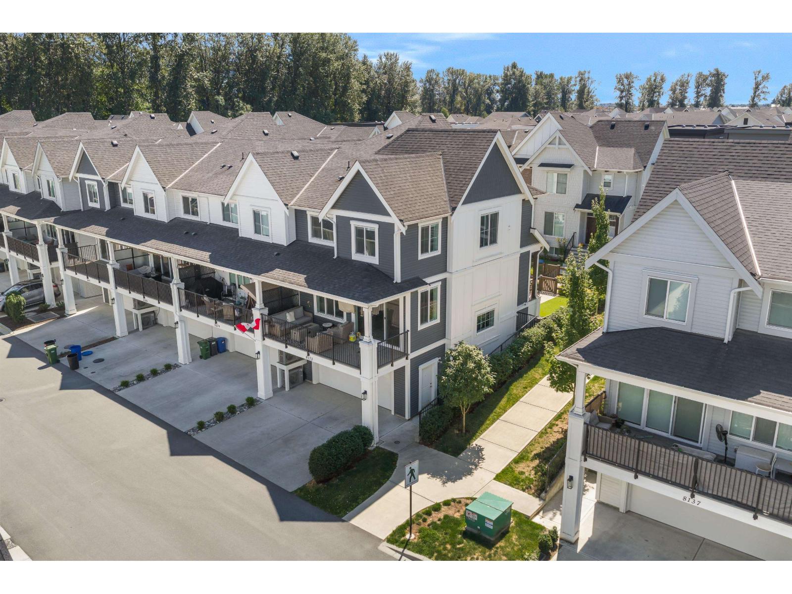 8173 FOXFERN ROAD|Lower Landing