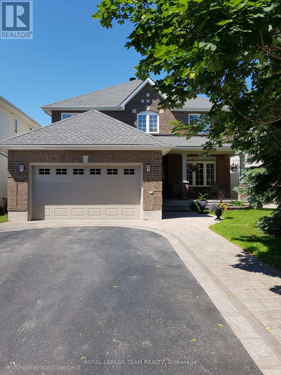 8 THUNDERBIRD CRESCENT