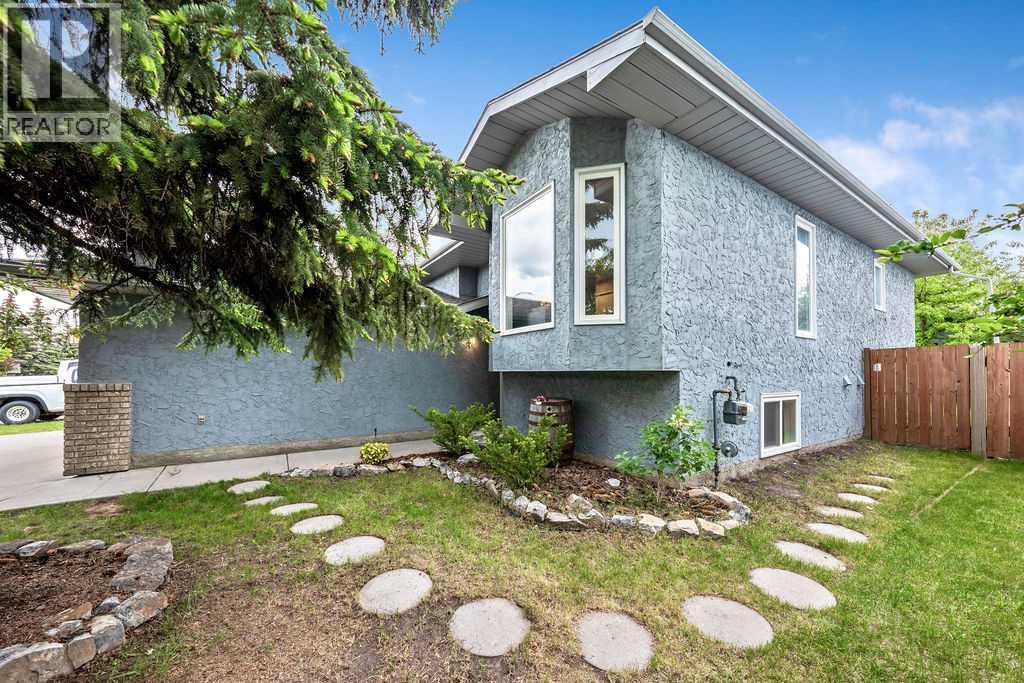 92 Waterstone Crescent SE