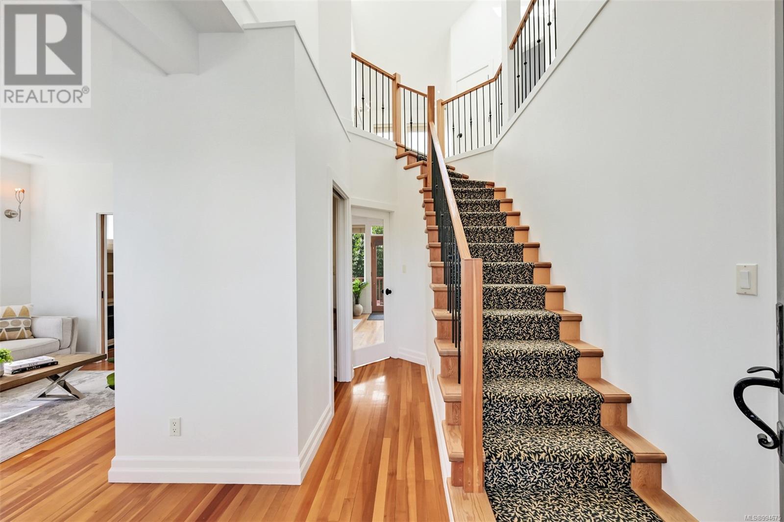 242 Richmond Ave