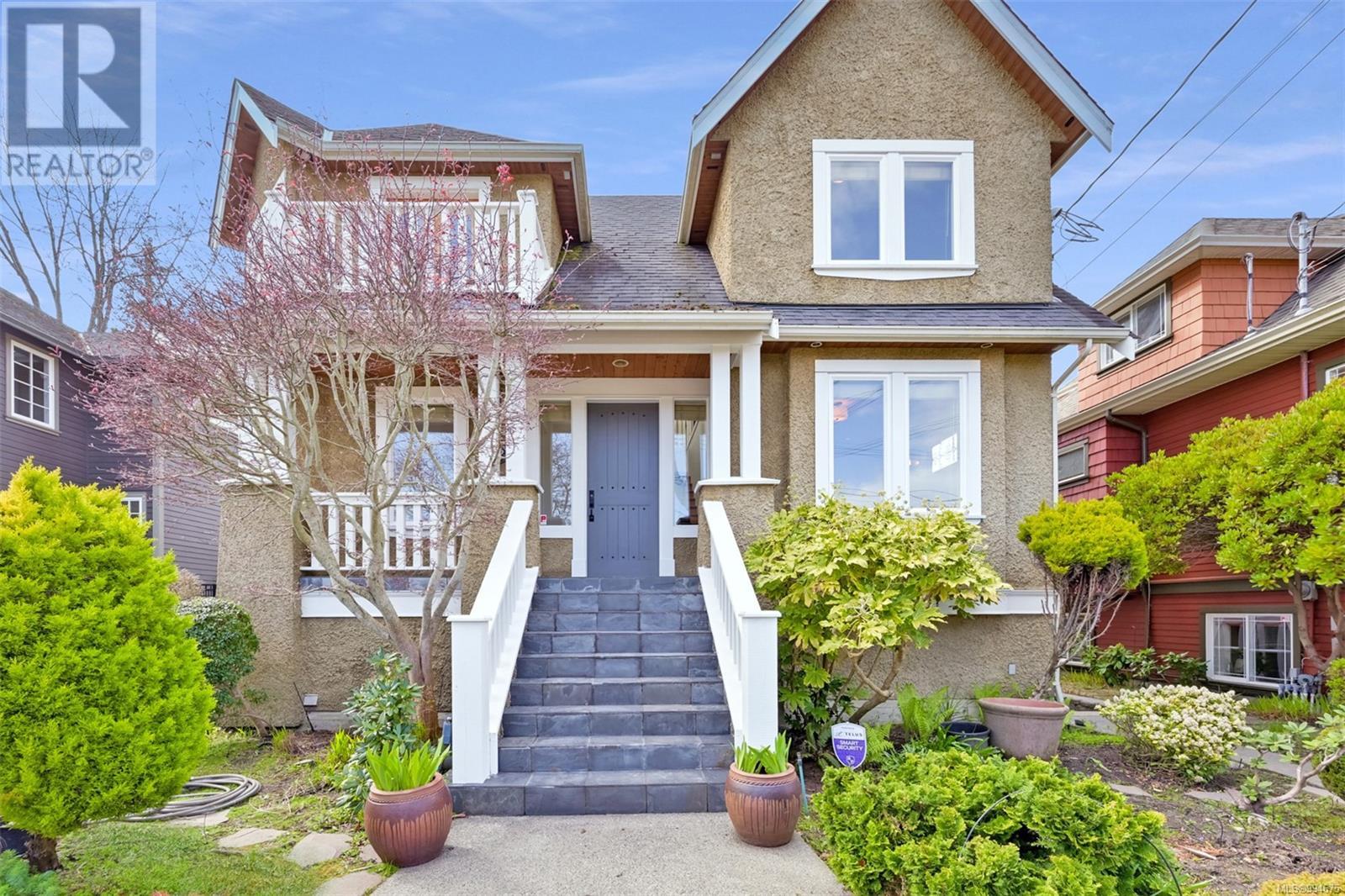 242 Richmond Ave