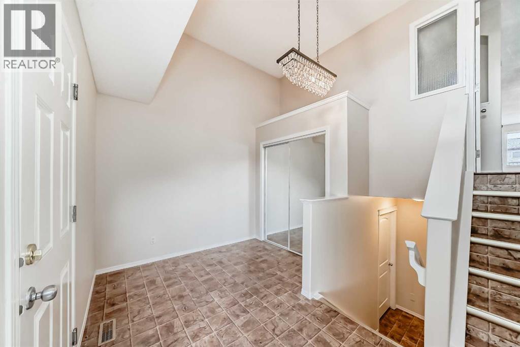 576 Stonegate Way NW