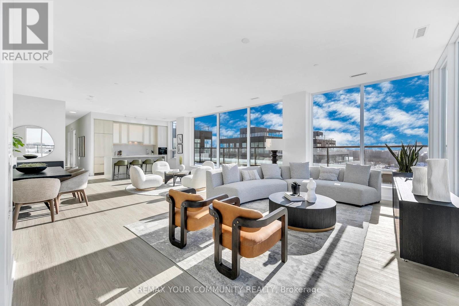 1002 - 8188 YONGE STREET