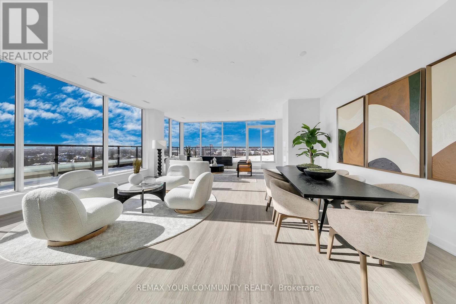 1002 - 8188 YONGE STREET
