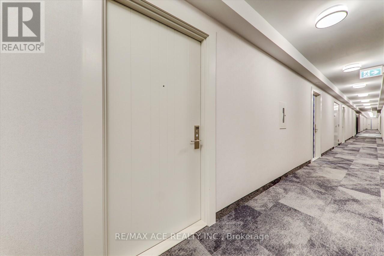 2208 - 2550 SIMCOE STREET N