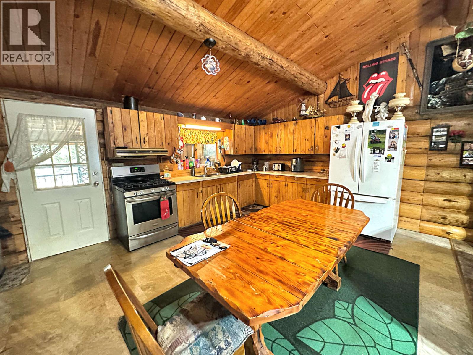 6265 HORSE LAKE ROAD