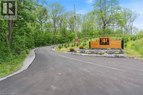 11 COCKSHUTT Road Brantford ON N3T5L6