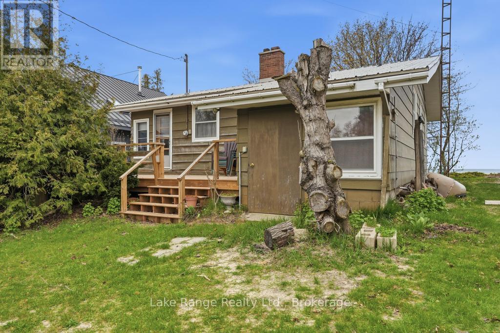 805 LEONARD COURT