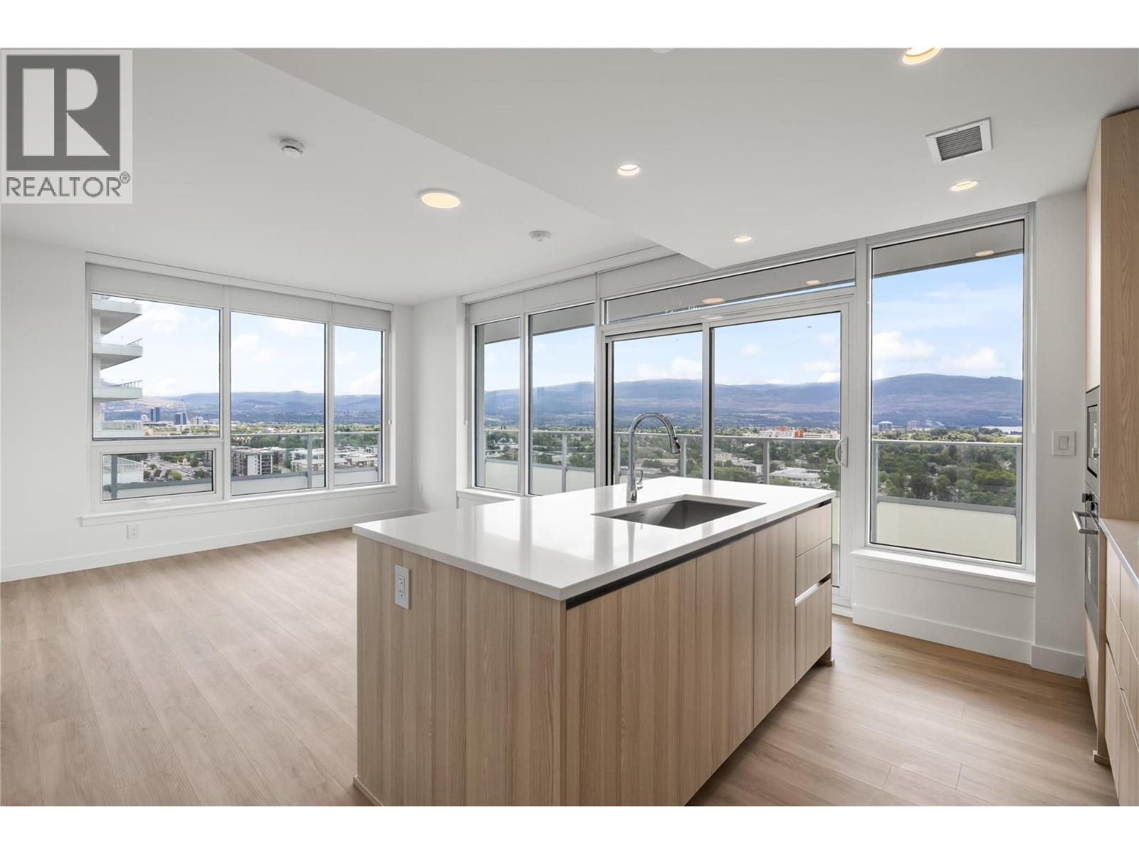 238 Leon Avenue Unit# 1704