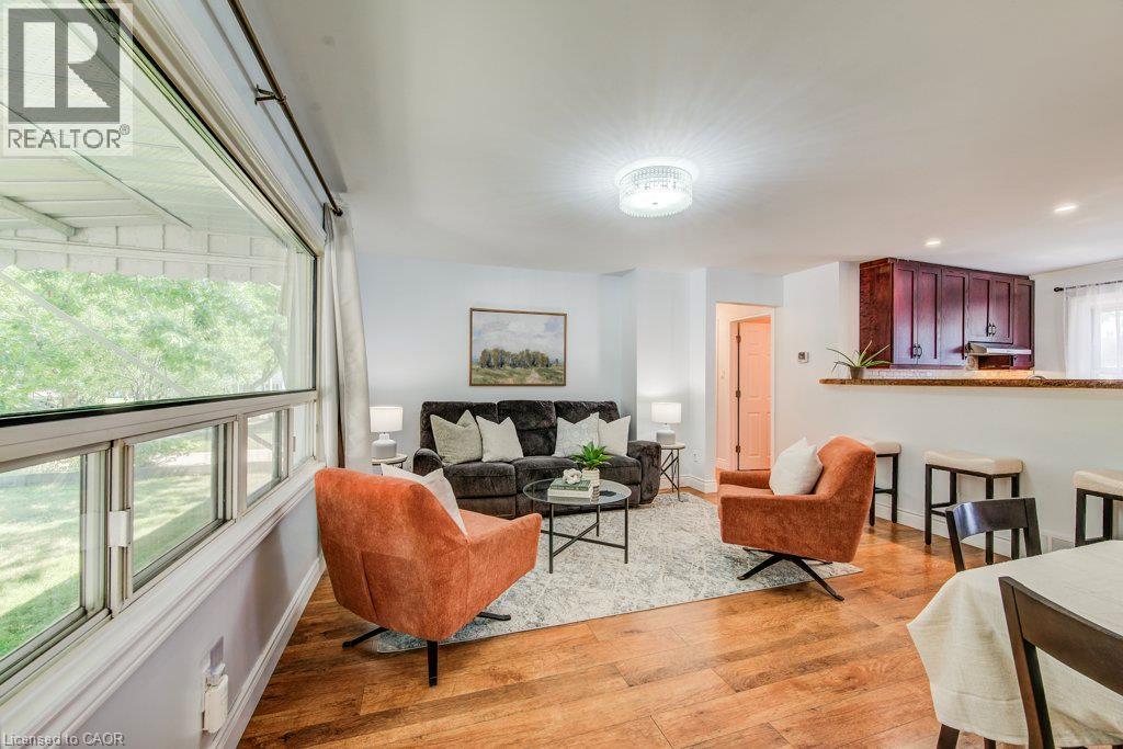 17 CRESTWOOD Avenue