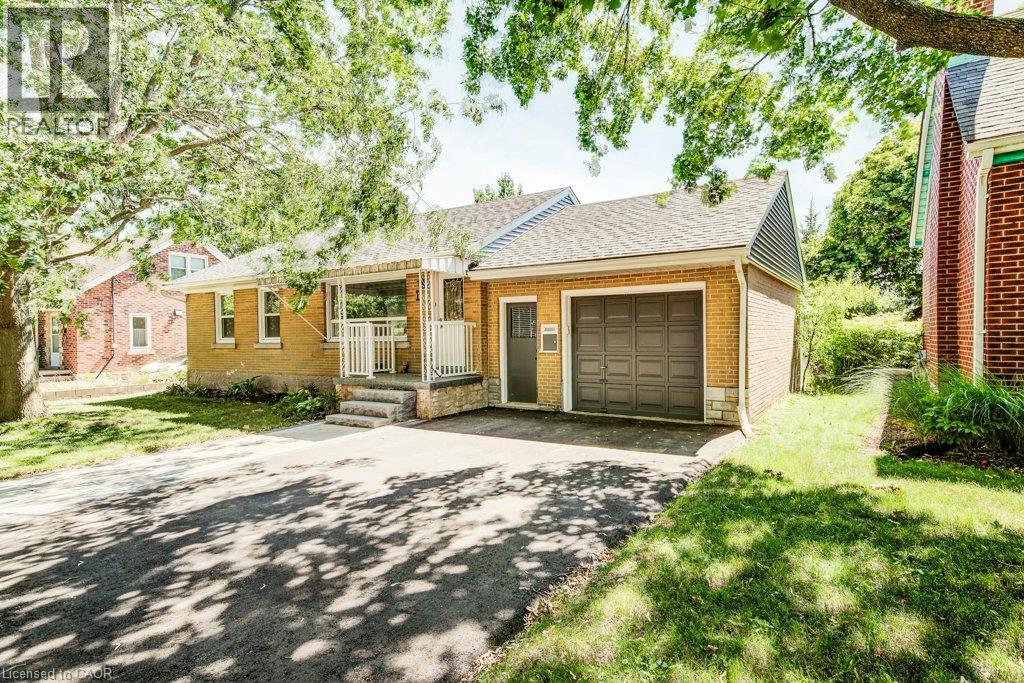 17 CRESTWOOD Avenue