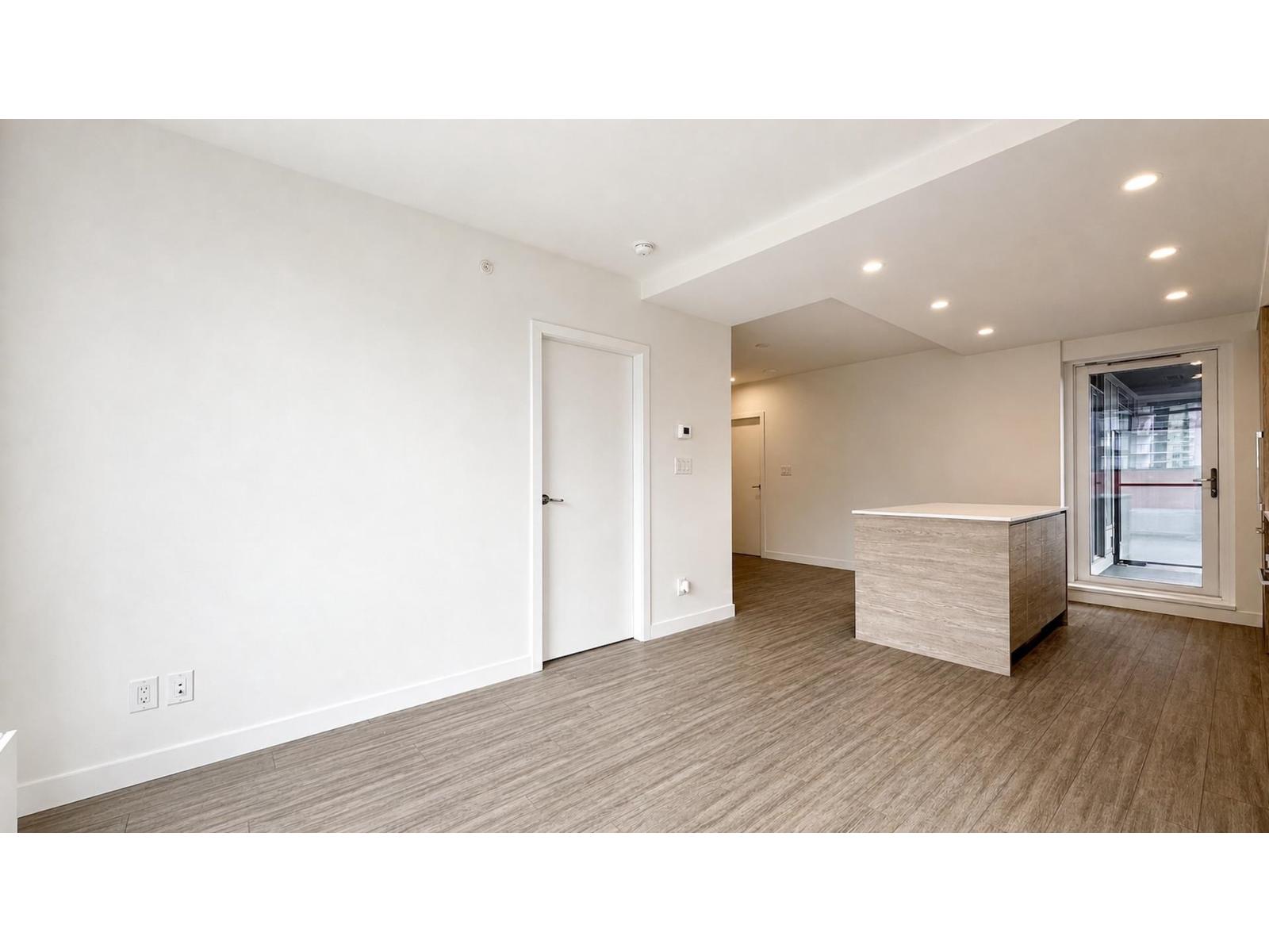 404 13655 FRASER HIGHWAY