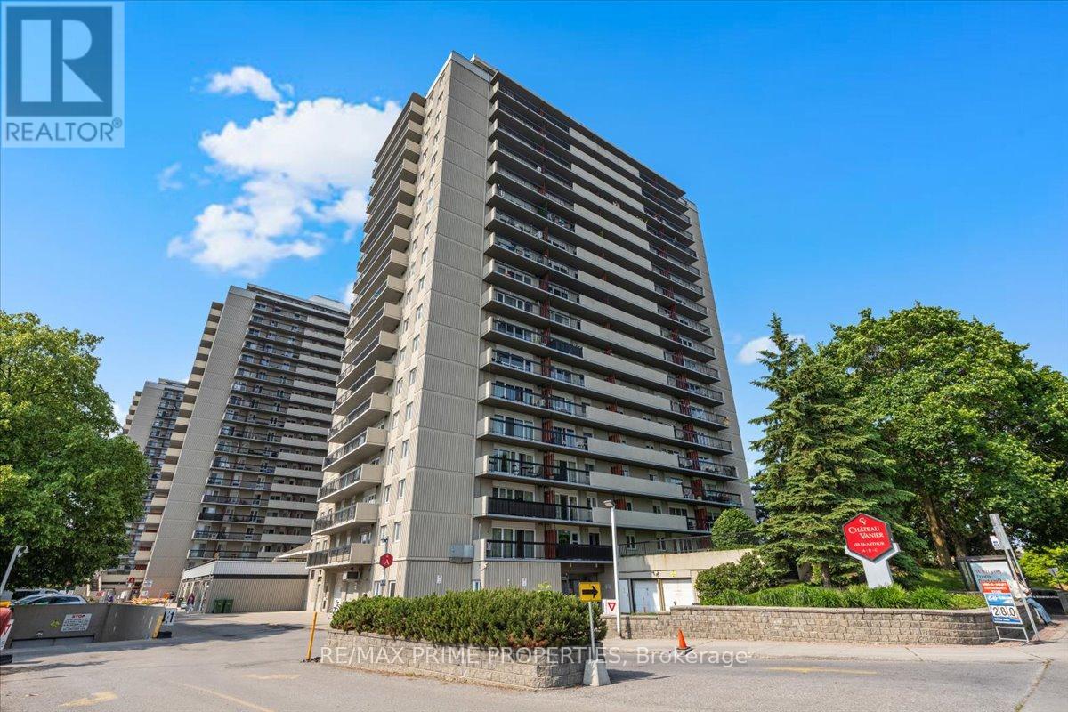 Photo 1 of 43 — 209 - 158A MCARTHUR AVENUE Unit 209, Ottawa, ON K1L7E7