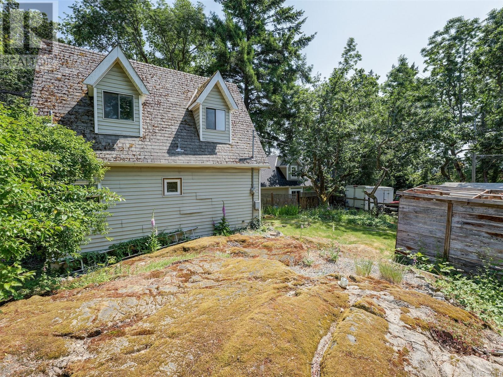 2784 Tudor Ave