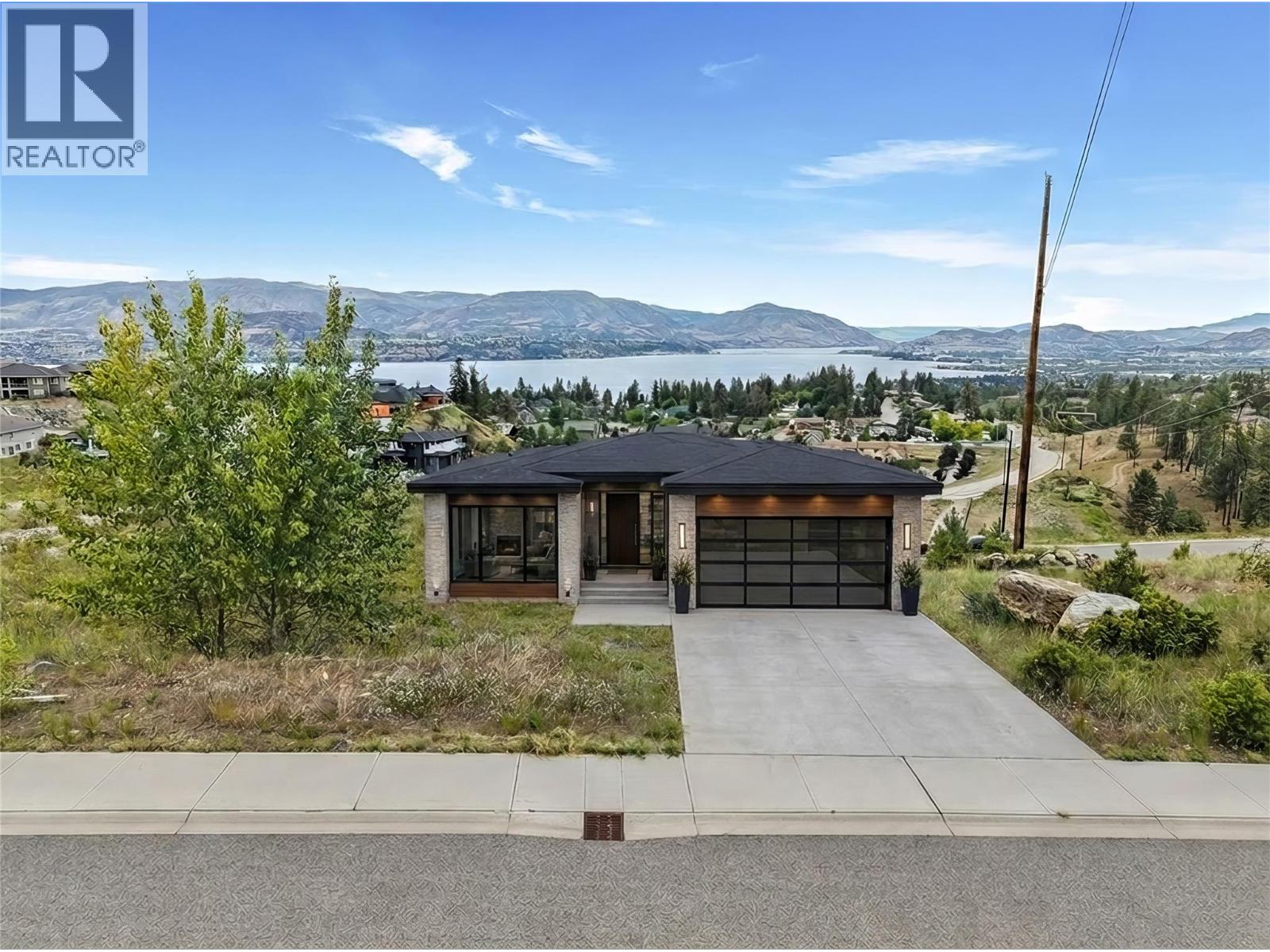 523 Trumpeter Road