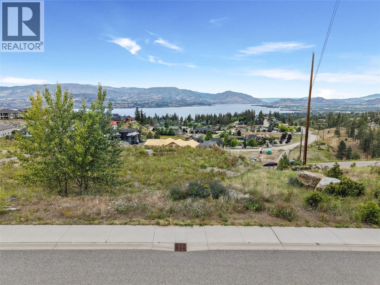 523 Trumpeter Road