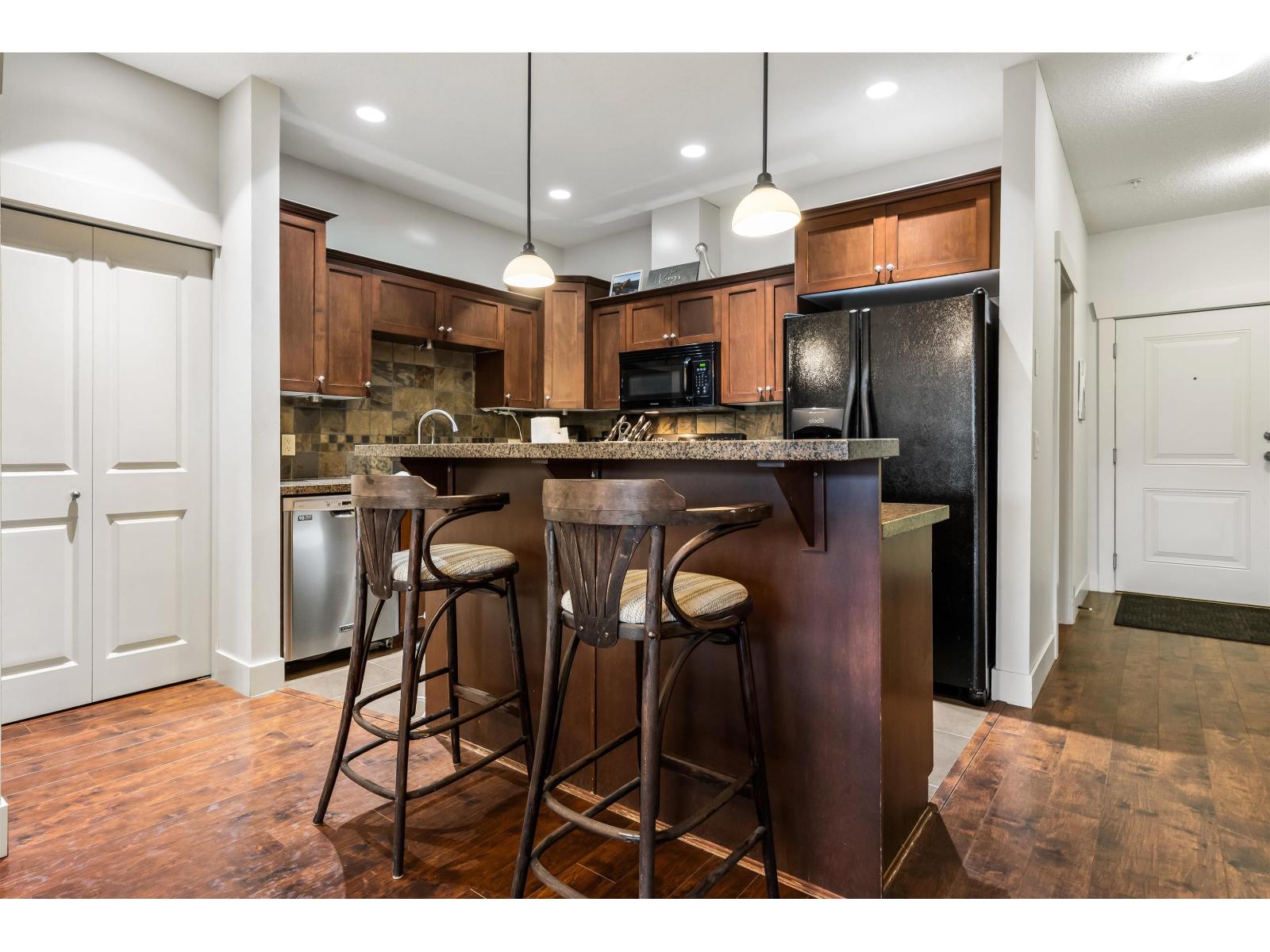 303 45615 BRETT AVENUE|Chilliwack Proper West