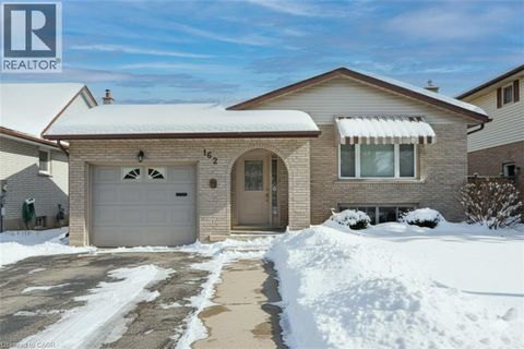 162 THE COUNTRY Way Kitchener ON N2E2L2