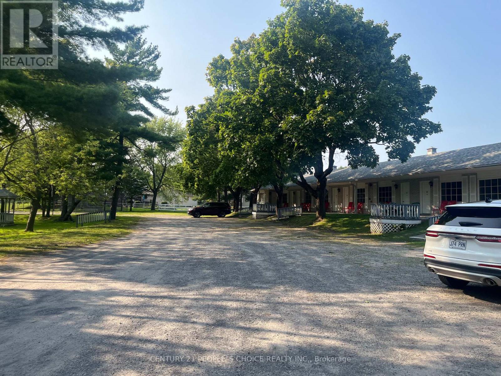 780 KING STREET W