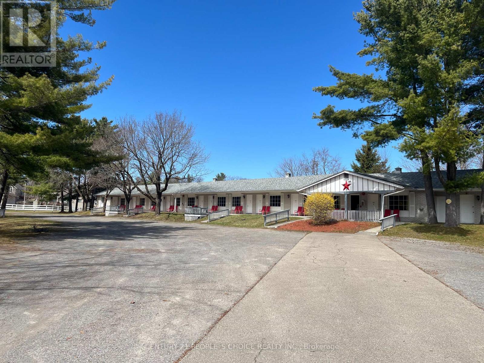 780 KING STREET W