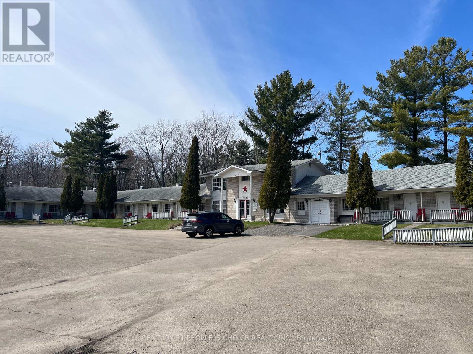 780 KING STREET W
