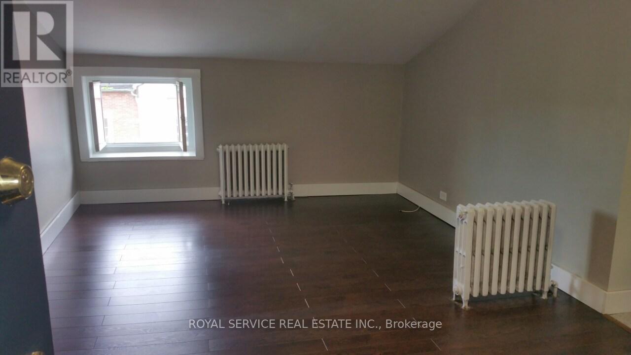 #6 - 18 WALTON STREET