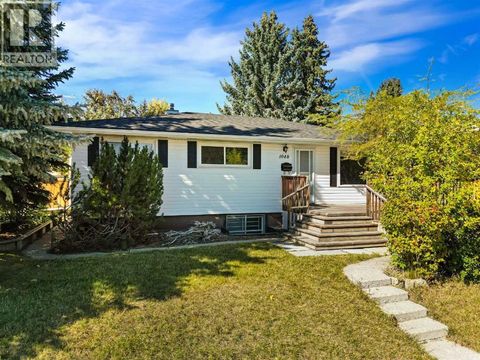 1048 39 Avenue NW Calgary AB T2K0E1