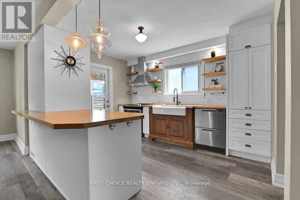 9 HURON AVENUE N