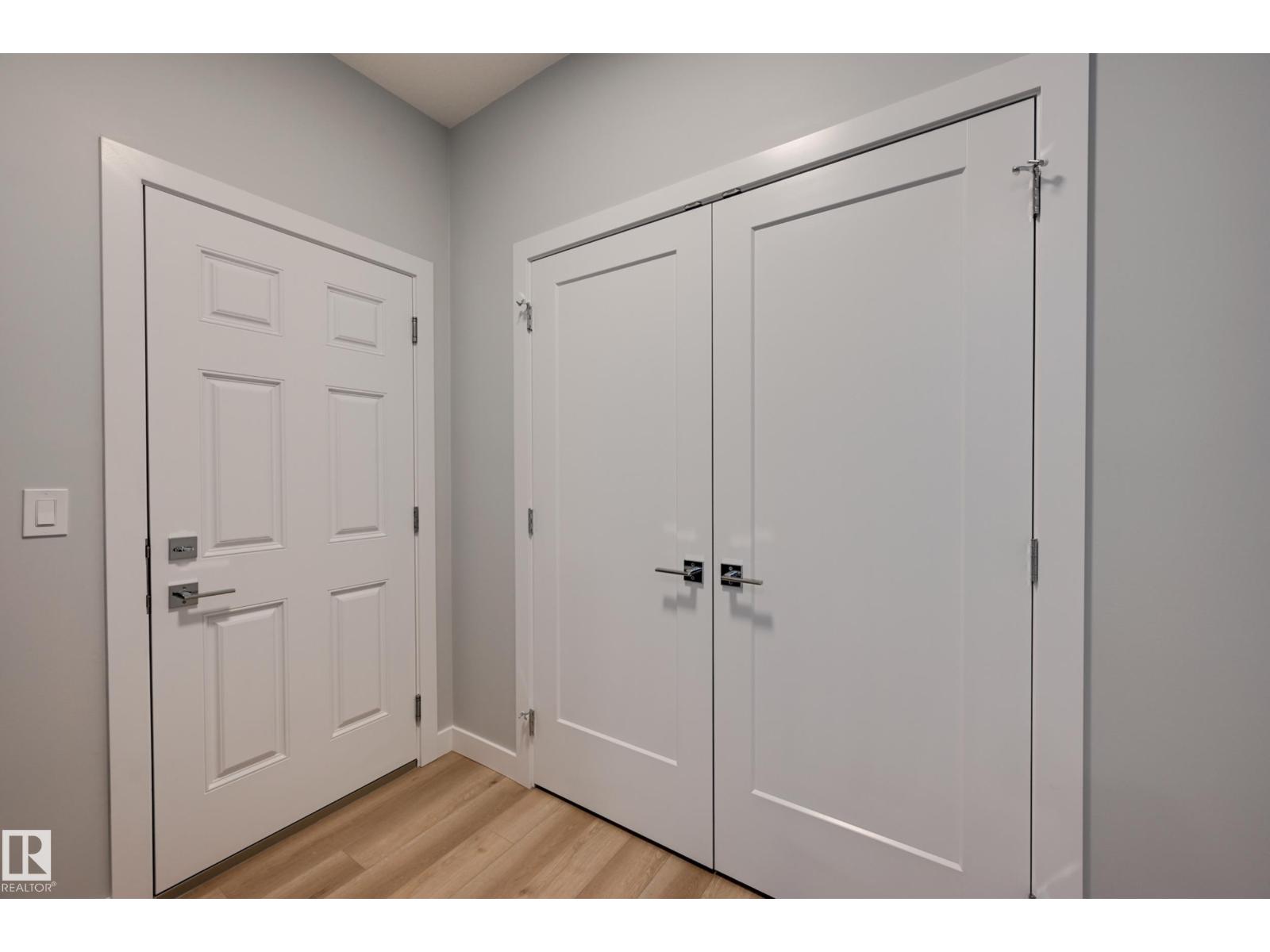 10214 92A AV