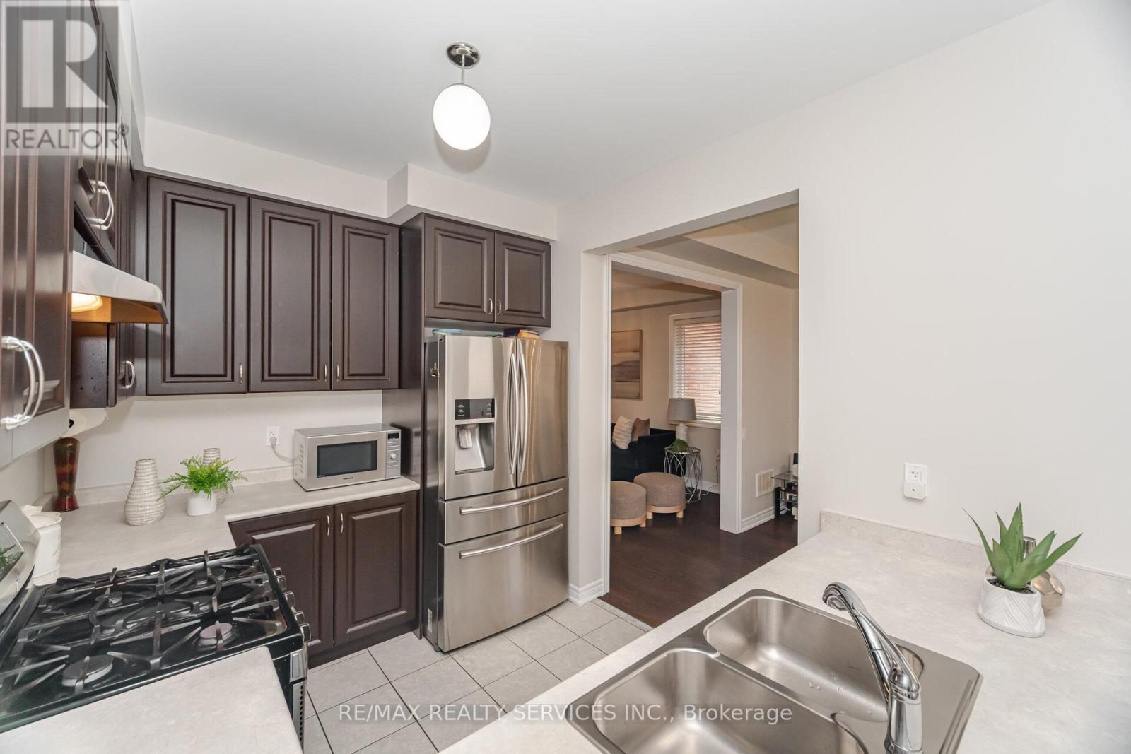 20 BLACKBERRY VALLEY CRESCENT