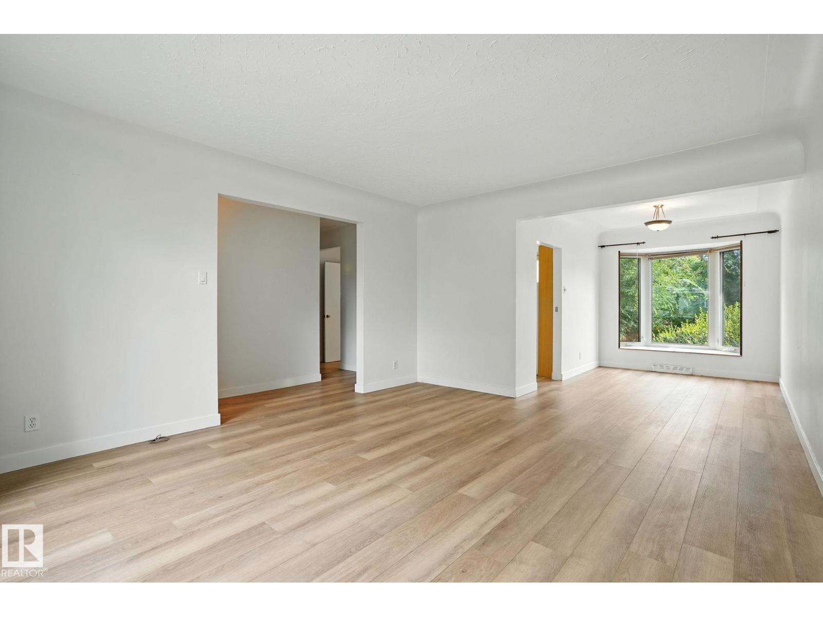 10939 148 ST NW