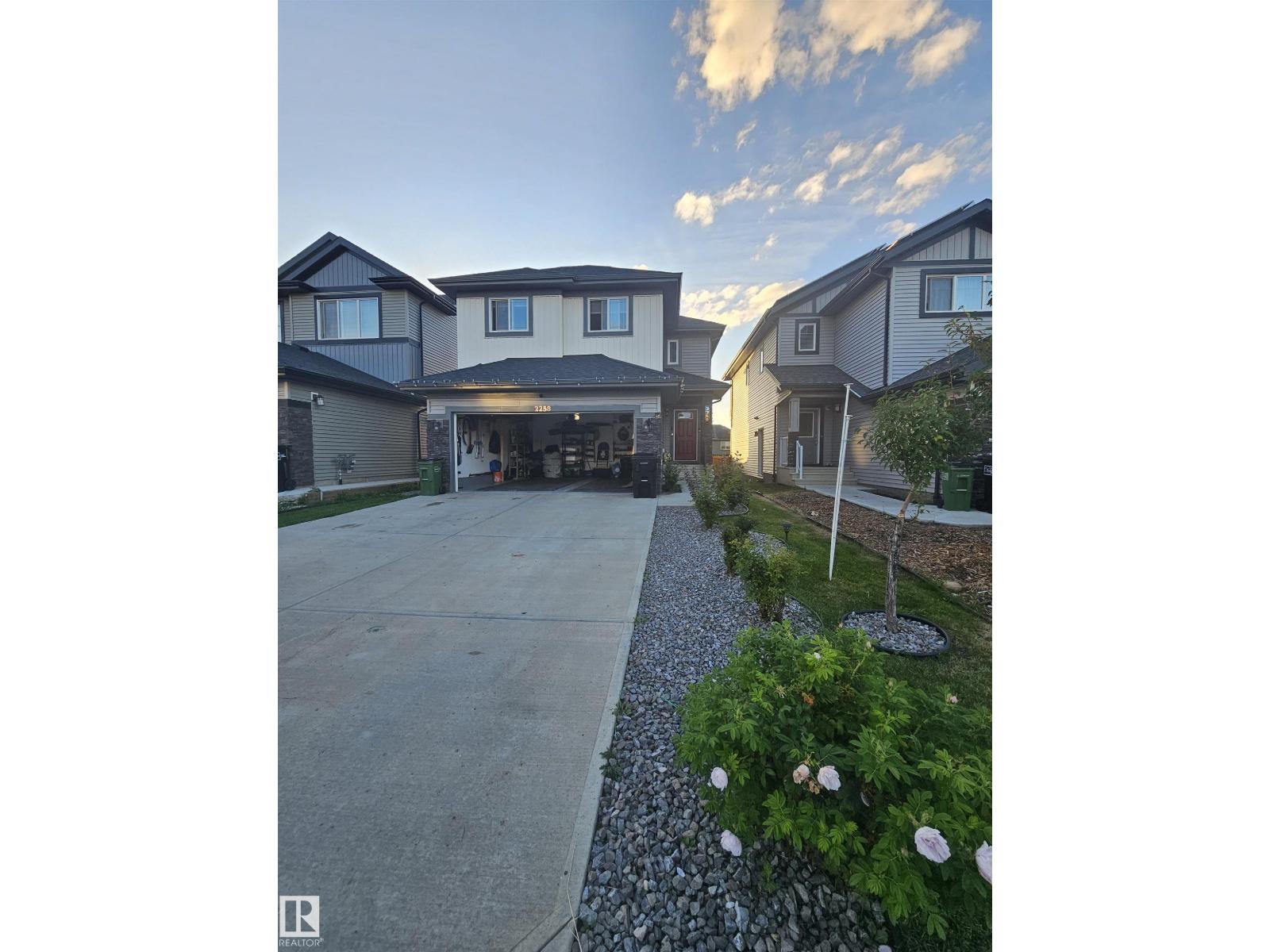 2258 57 ST SW