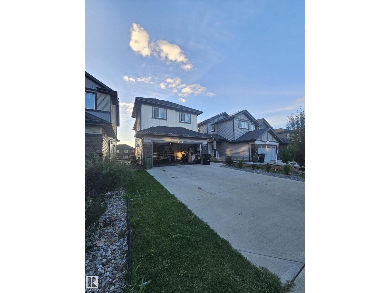 2258 57 ST SW