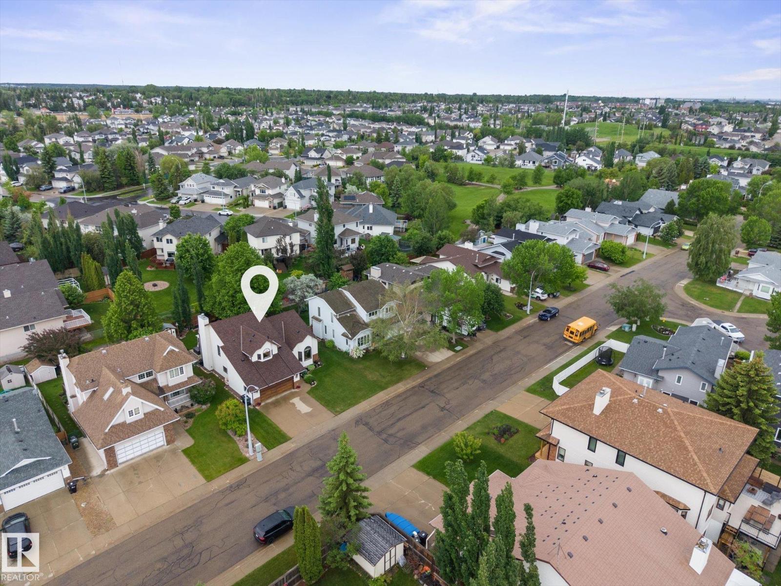5 CANTERBURY LN
