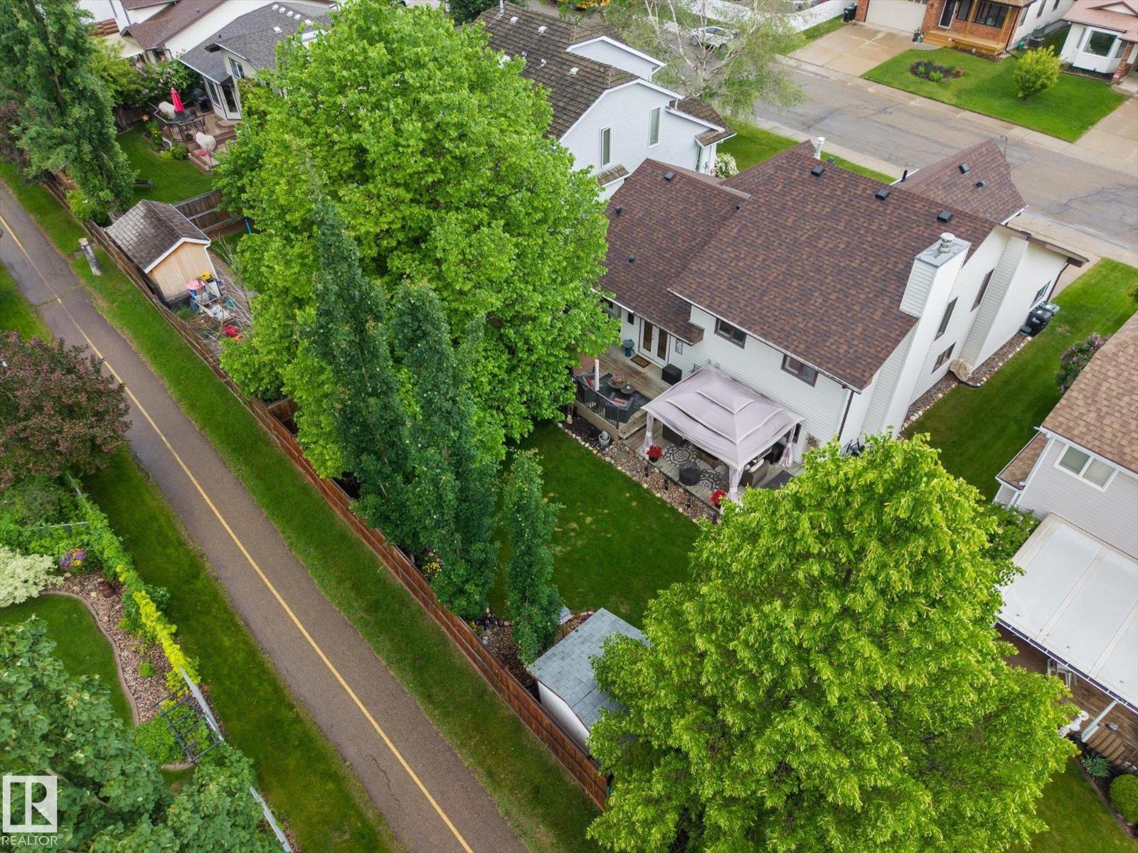 5 CANTERBURY LN