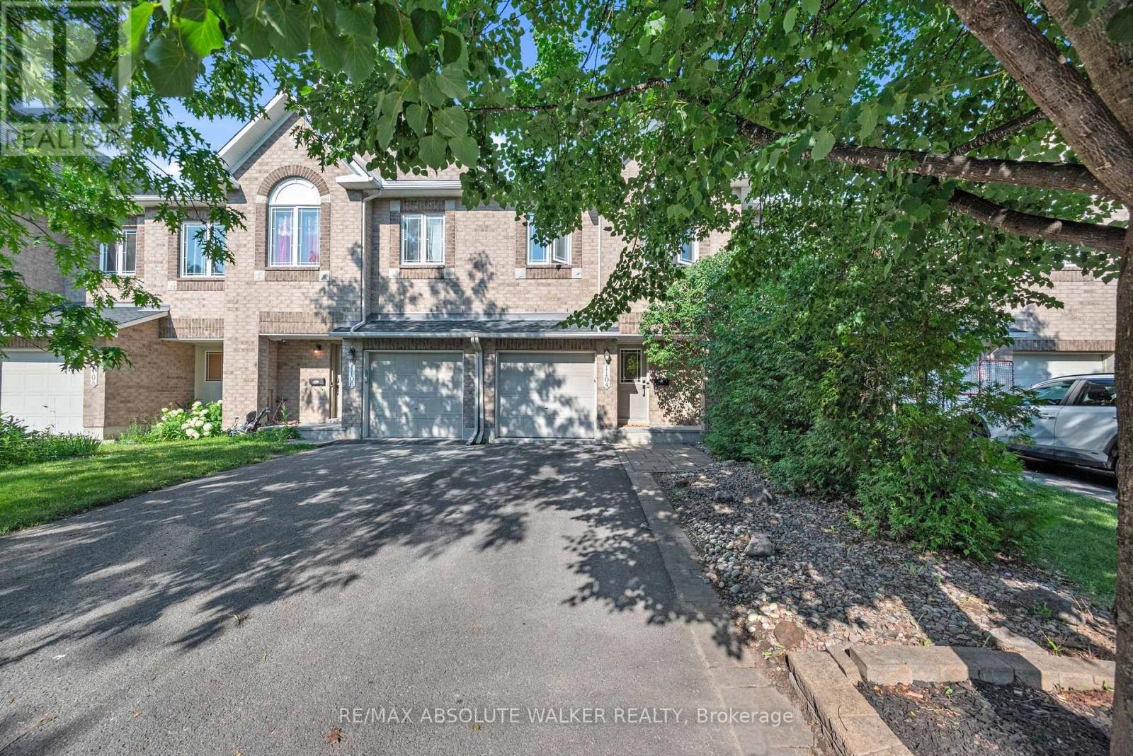 Photo 1 of 27 — 1104 CANDLEWOOD STREET, Ottawa, ON K4A4Z9