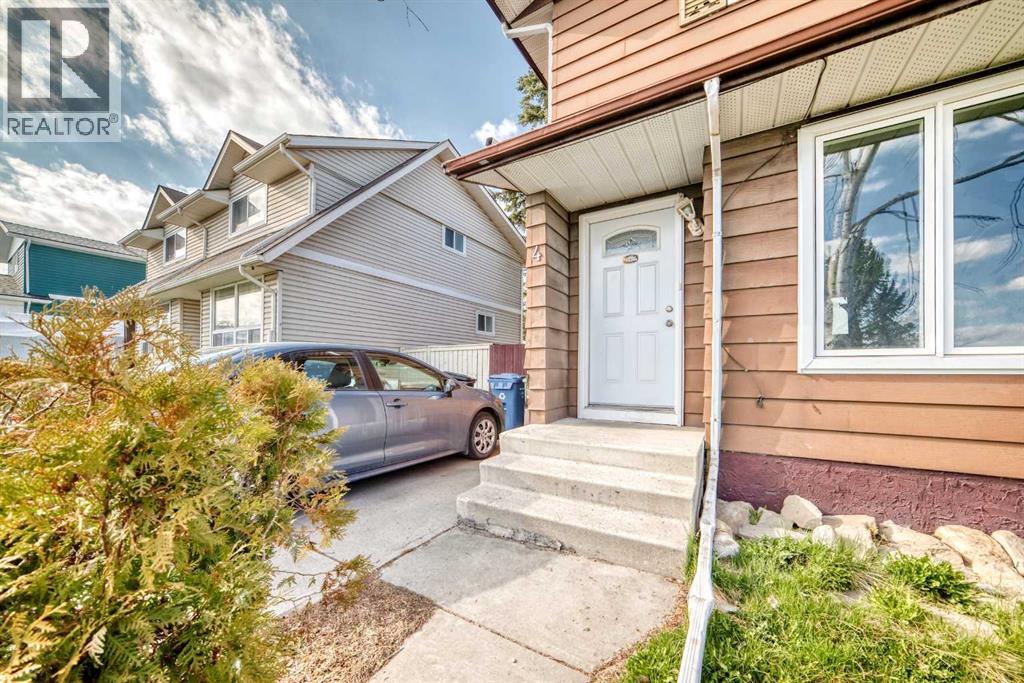 4 Fonda Crescent SE