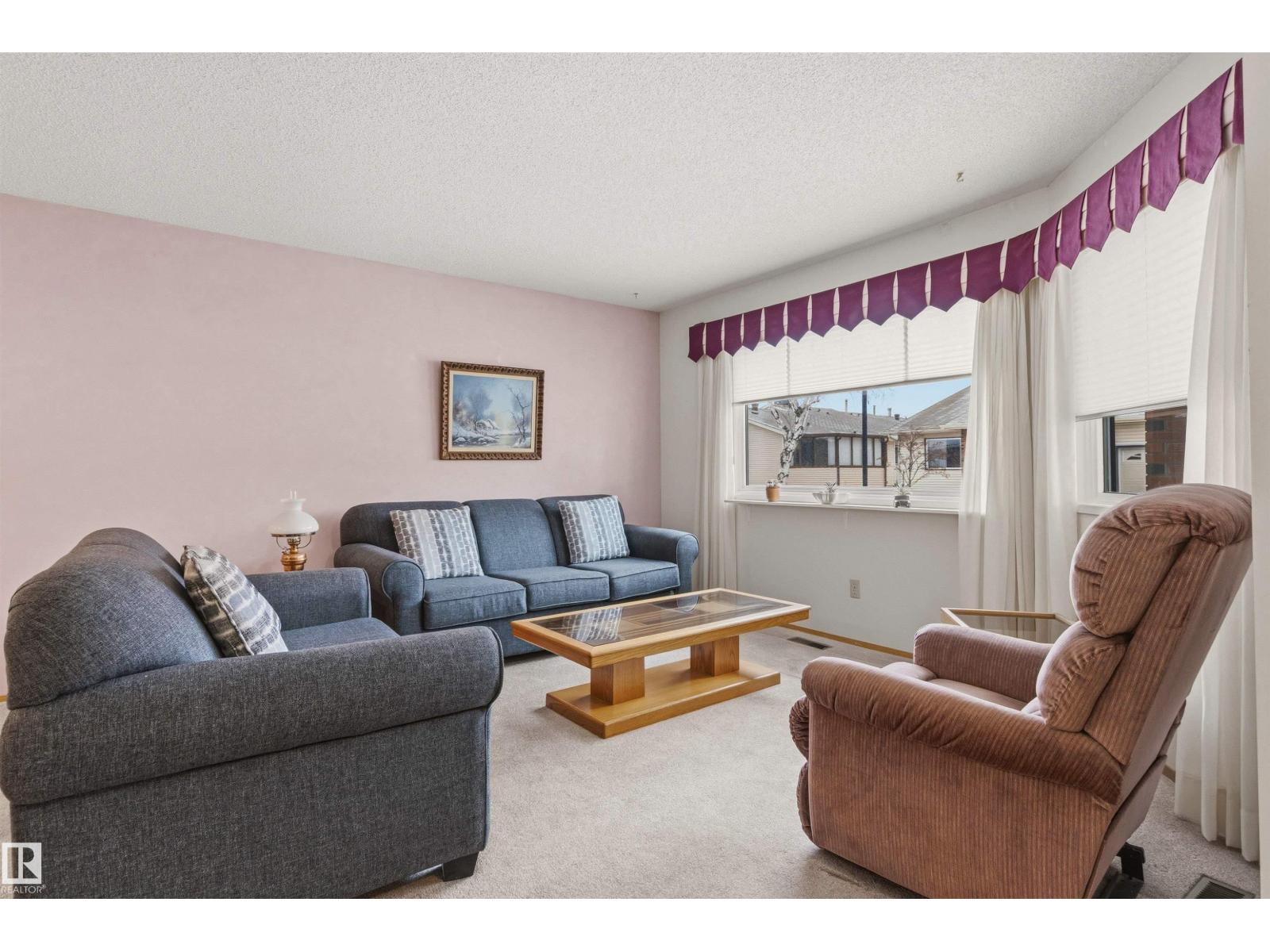 10670 153 AV NW