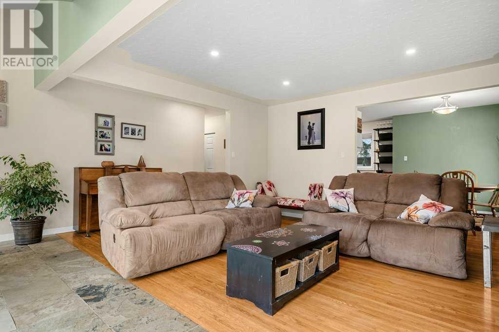 1260 Northmount Drive NW