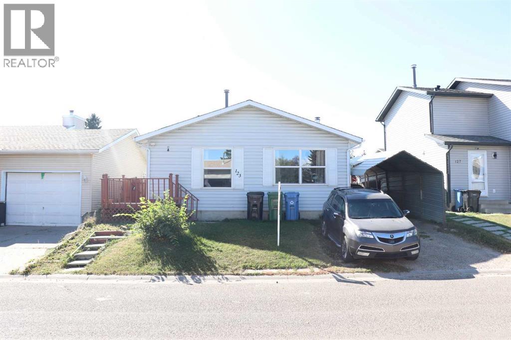 123 Castleglen Road NE