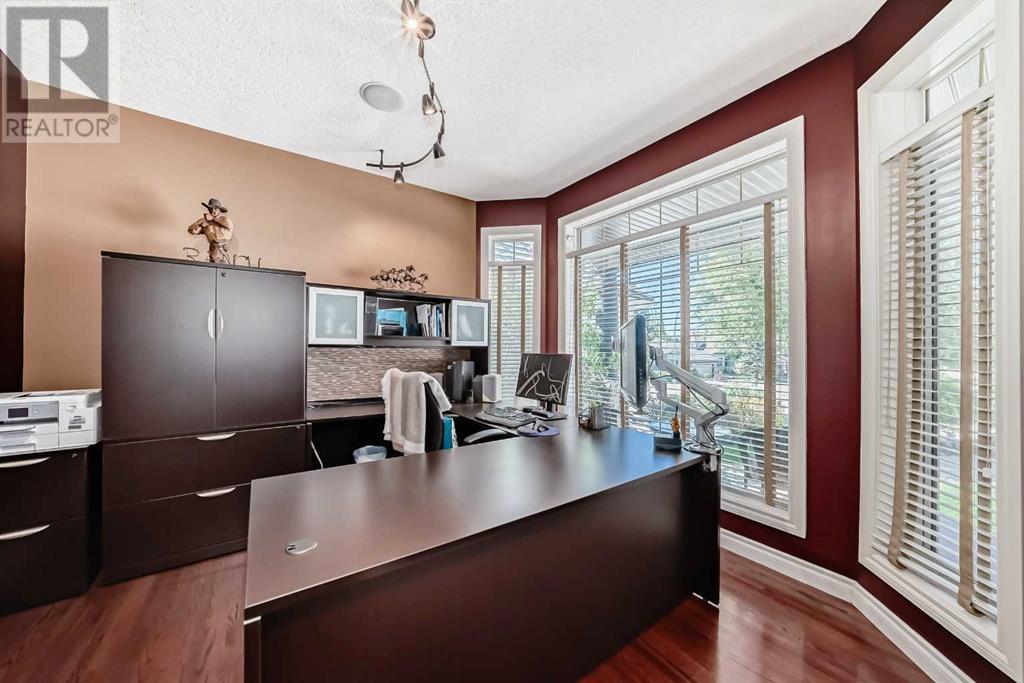 116 Evergreen Way SW