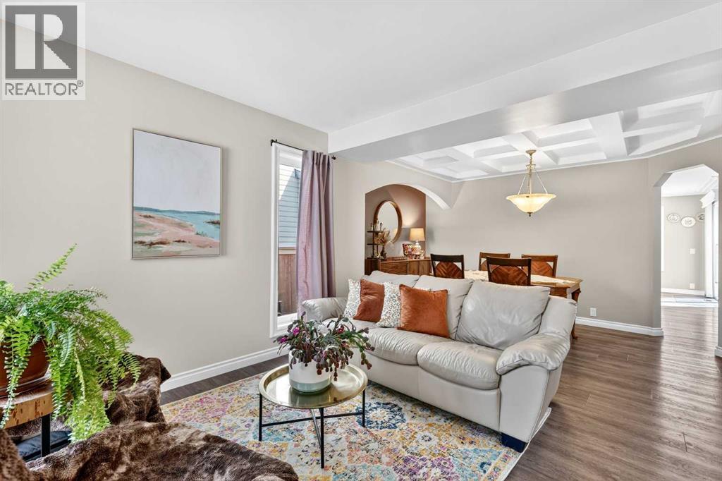 280 Mt Selkirk Close SE