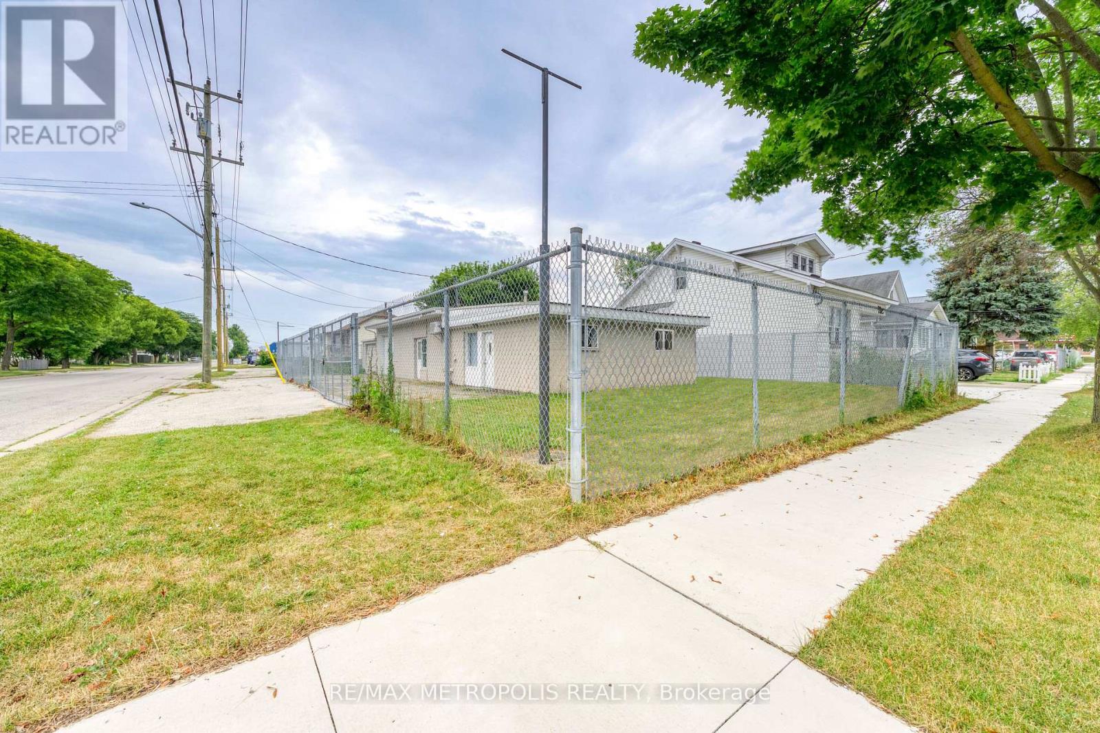 431 CAMPBELL STREET